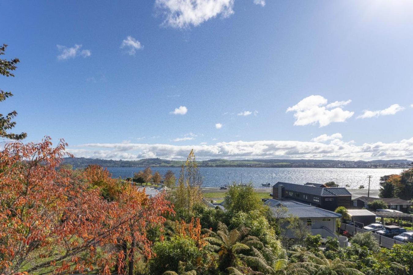 Bayview Lake Taupo Bagian luar foto