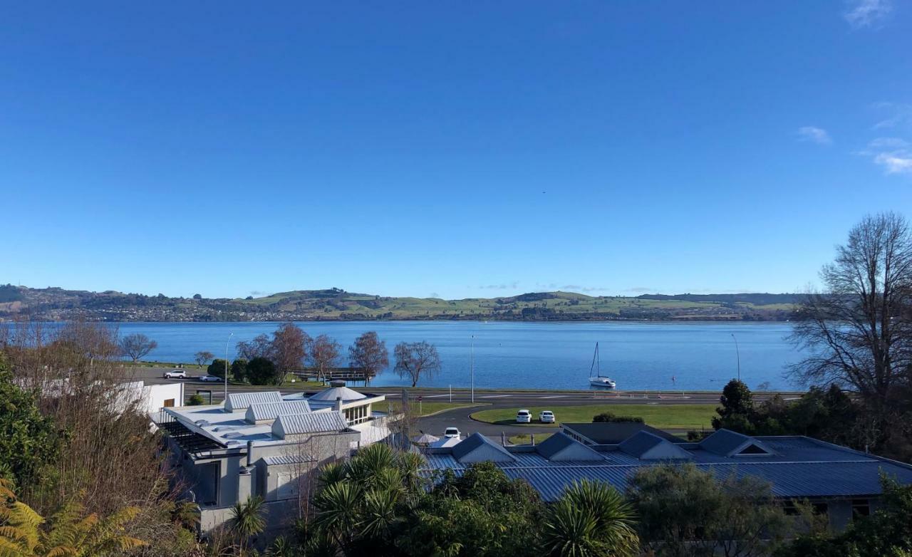 Bayview Lake Taupo Bagian luar foto