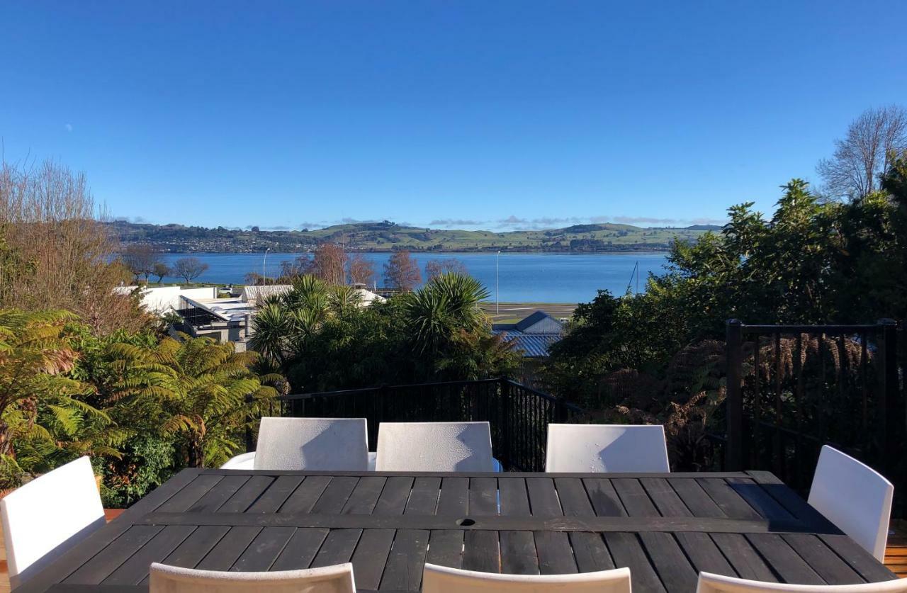 Bayview Lake Taupo Bagian luar foto
